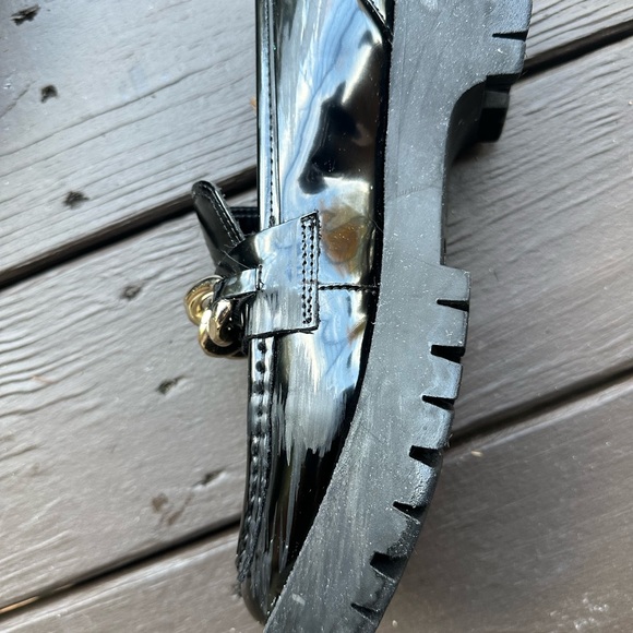 Guess Hillford Lug Sole Loafers Chunky Platform Women’s US 10M Gold Chain - Picture 5 of 11